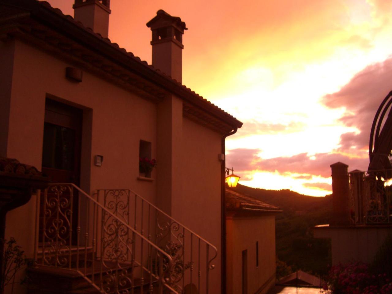 Agriturismo Pozzuolo Serrungarina 外观 照片