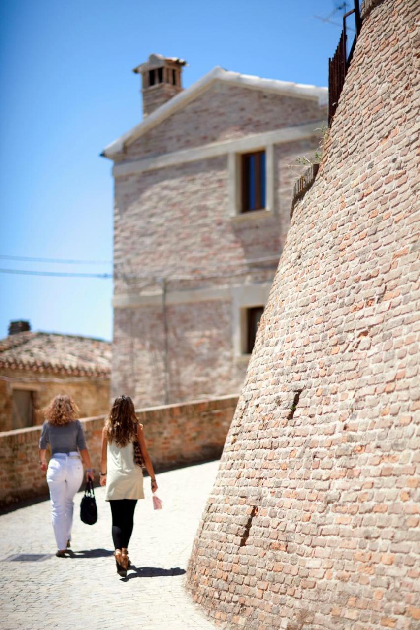 Agriturismo Pozzuolo Serrungarina 外观 照片