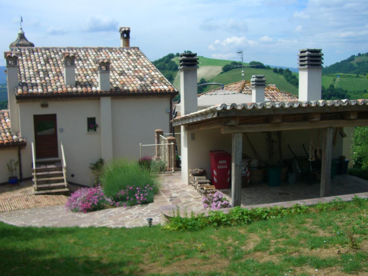 Agriturismo Pozzuolo Serrungarina 外观 照片